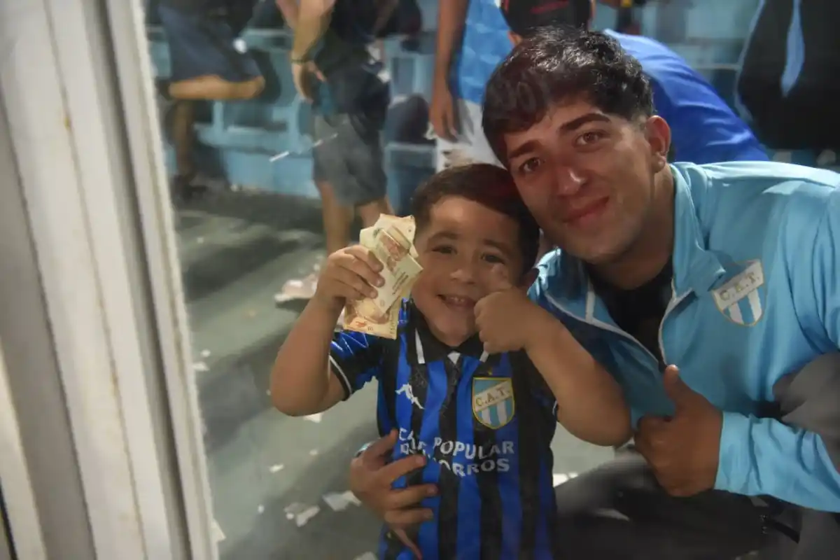 Silbidos, billetes y una relación rota dentro de Atlético Tucumán