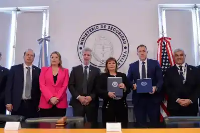 El Gobierno de Milei firmó acuerdos con el FBI para fortalecer la investigación criminal