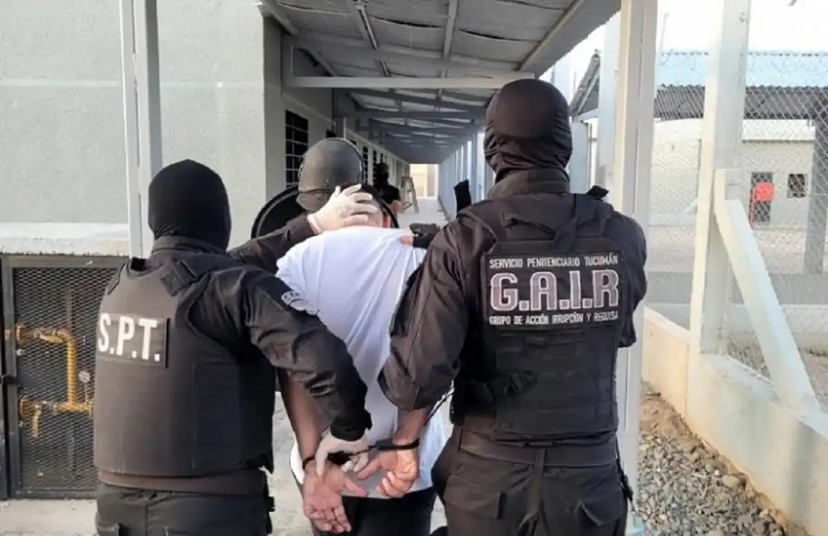 A BENJAMIN PAZ. Tripoloni fue trasladado bajo una estricta seguridad.