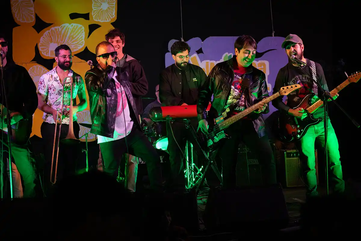 EN LA LIMONADA CULTURAL. Ellos siguen tocando en actividades que organizan los chicos de la facultades, eventos o causas sociales. / CORTESÍA ROCK N' LOBOS