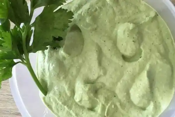 Cómo hacer mayonesa casera de apio en pocos minutos: la receta ideal para las fiestas