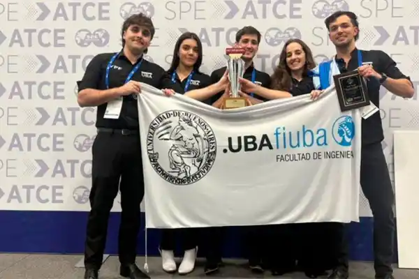 Un equipo argentino de la UBA conquista por primera vez el mundial PetroBowl 2025