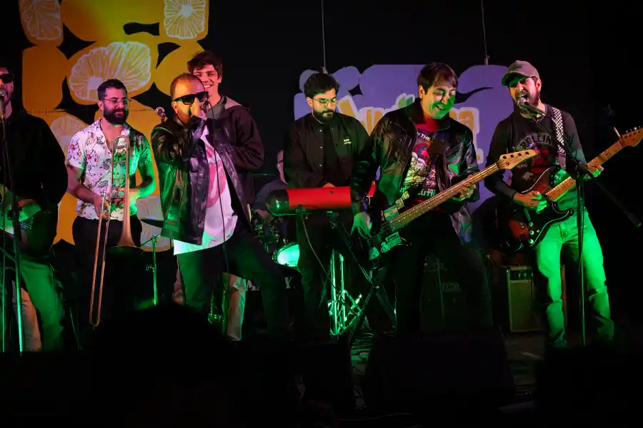 EN LA LIMONADA CULTURAL. Ellos siguen tocando en actividades que organizan los chicos de la facultades, eventos o causas sociales. / CORTESÍA ROCK N' LOBOS