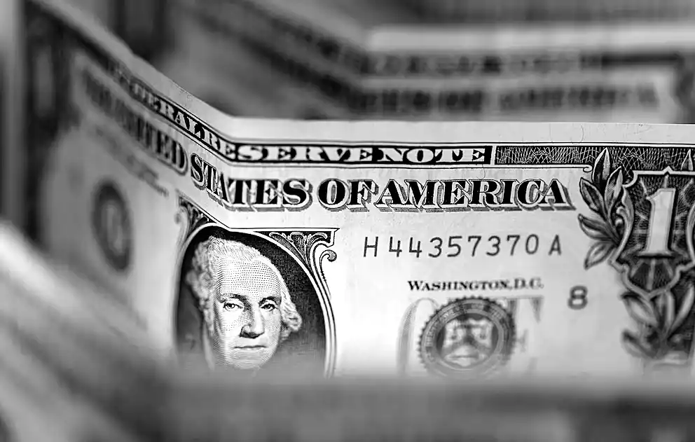 LA COTIZACIÓN DEL DÓLAR. Según los analistas, el régimen de bandas luce desvirtuado y las señales oficiales ya no logran anclar expectativas.