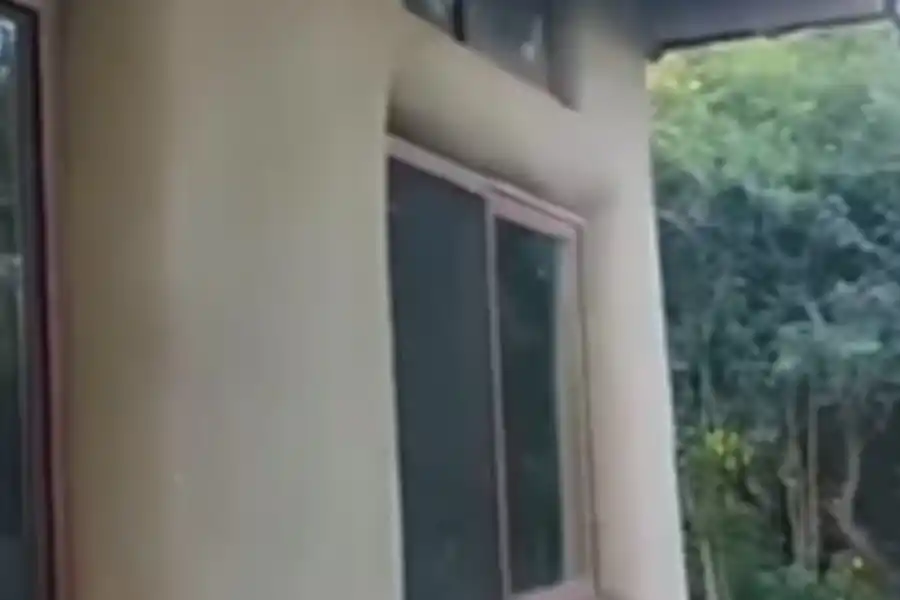 Julián Weich mostró la increíble casa de barro que su hijo “hippie” construyó en Córdoba