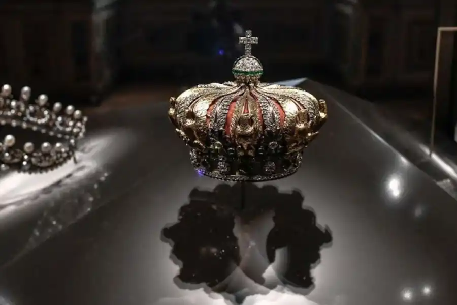 PARTE DEL BOTÍN. Las joyas napoleónicas que se llevaron los ladrones. Forman parte de las colecciones valuadas en más de U$S 100 millones. 