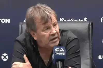 “¿Cuántas veces nos van a c...?”: la furia del Ruso Zielinski tras la eliminación de Belgrano