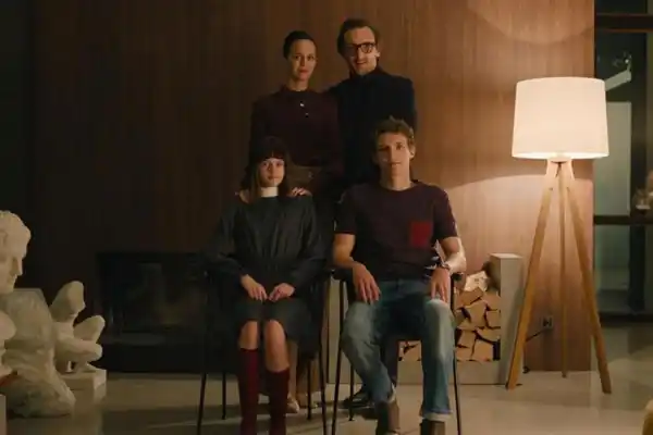 Cine: proyectan dos dramas que abordan los vínculos familiares