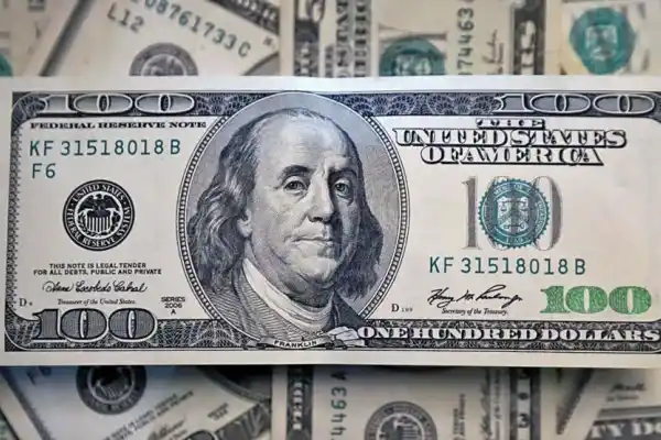 El dólar cede ante otra intervención de Estados Unidos, mientras se recuperan las acciones