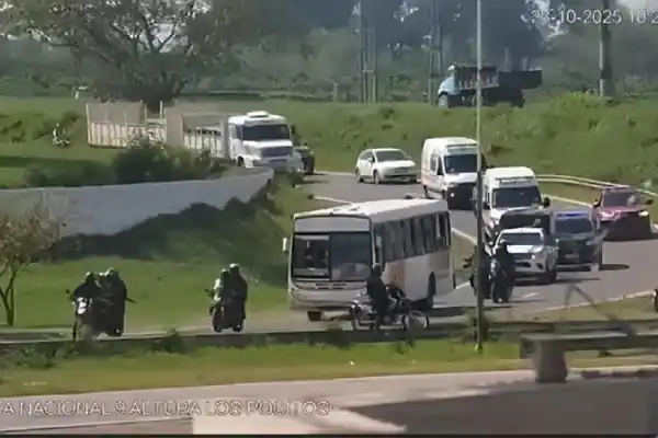 Trasladaron a 21 internos desde comisarías al Complejo Penitenciario de Benjamín Paz