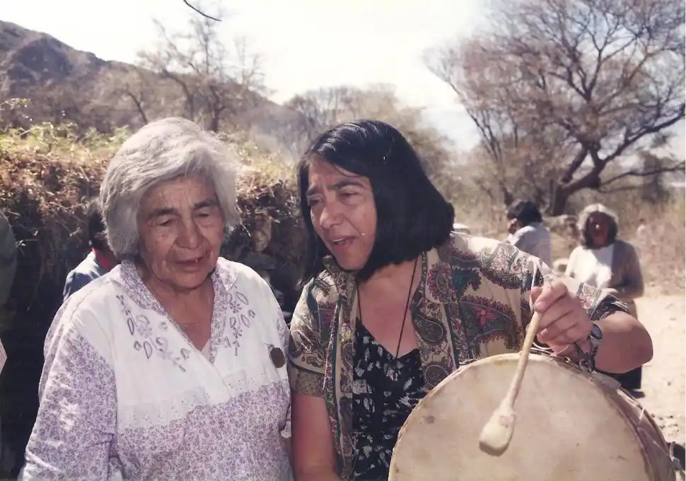 MÚSICA Y POESÍA DE TIERRA ADENTRO. Un encuentro de Josefina Racedo con Rosa Caro, en Talapazo.