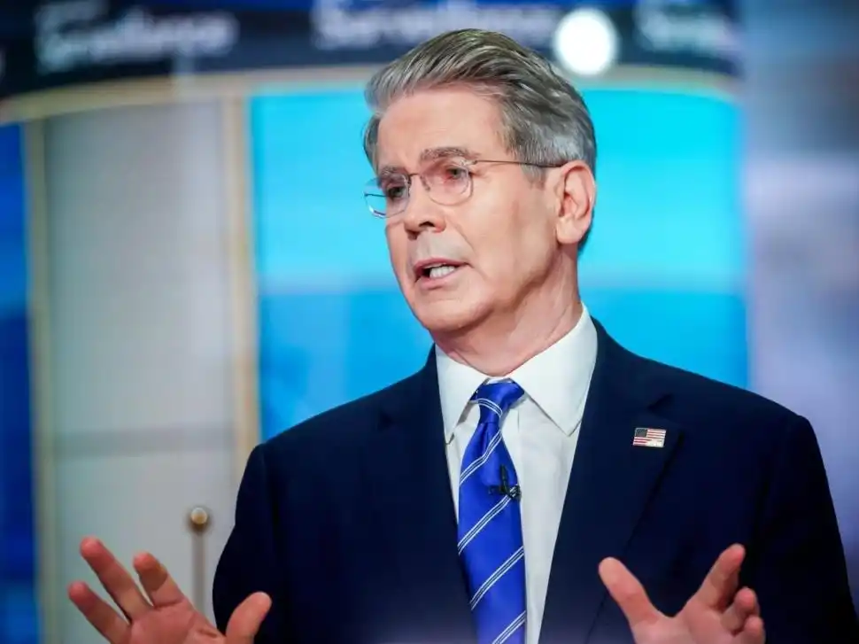 El dólar cede ante otra intervención de Estados Unidos, mientras se recuperan las acciones