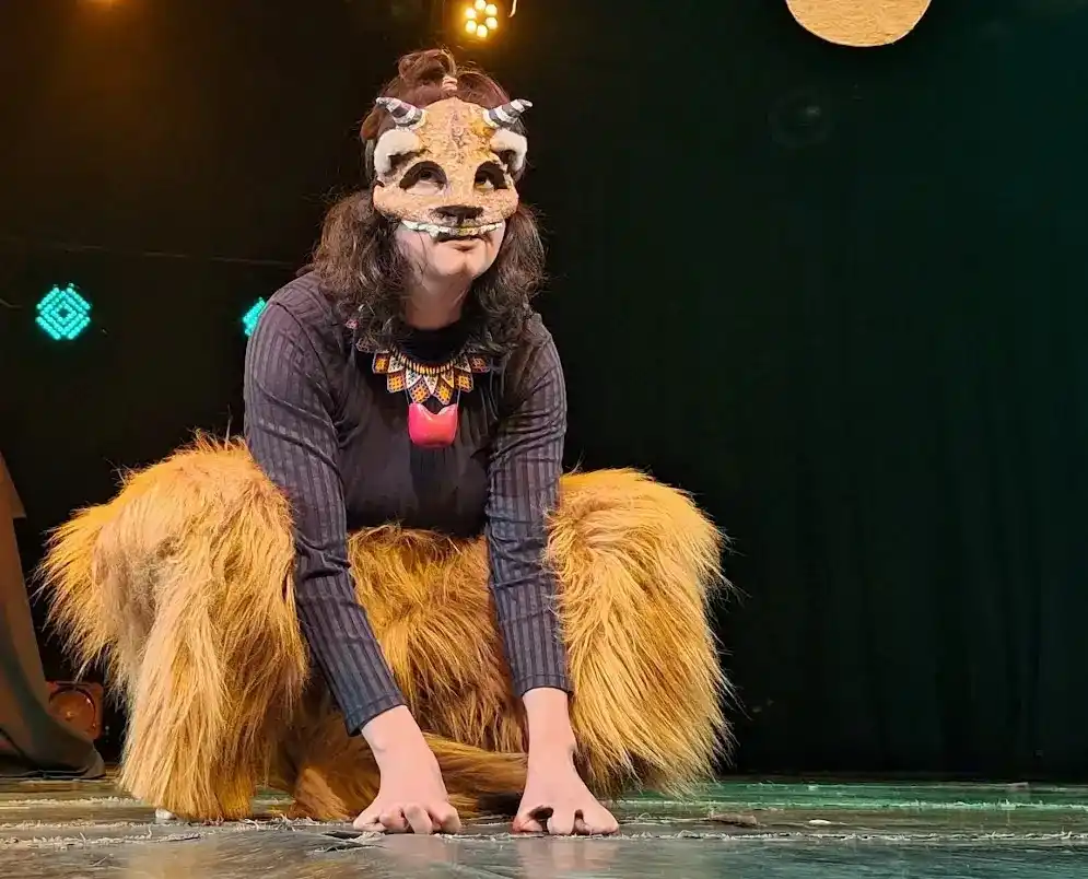 DESDE COLOMBIA. Angélica Jurado Guevara presenta “Autorretrato de Corchea” en teatro Puerto Libertad.