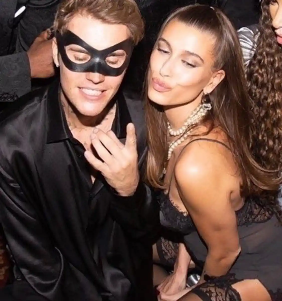 Justin y Hailey Bieber.