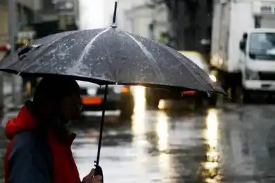 Alerta naranja por tormentas en el noreste argentino: cuándo se larga el agua