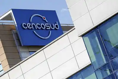 Tras el cierre de tres supermercados, Cencosud se baja de la competencia por comprar Carrefour