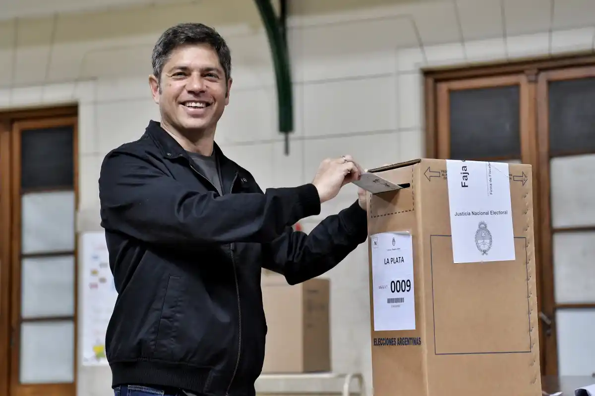 AXEL KICILLOF. El momento de la votación del gobernador de la provincia de Buenos Aires.