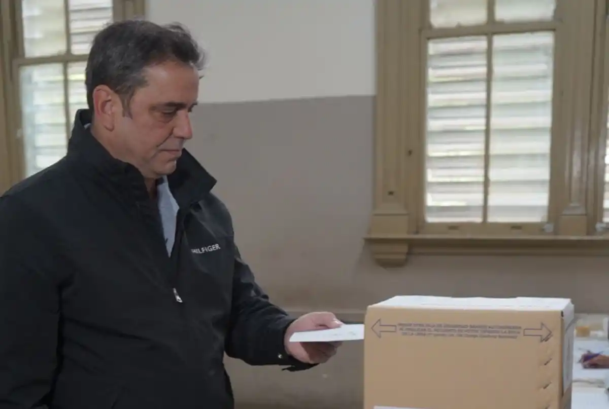 EN TUCUMÁN. Catalán votó este domingo por la mañana en el Colegio Nacional. 