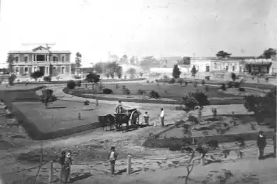 Pasan los gobiernos y la degradación en El Bajo no se detiene