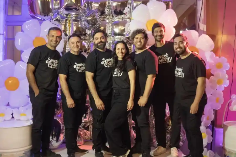 LA PRODUCCIÓN. Diego Rojas (dirección de sonido), Sebastián   Fernández (dirección general), Juan Logusso (productor ejecutivo y escenógrafo), Eugenia Rufino (dirección coreográfica), Jorge Barnichea (presidente de Fundae y director de comunicación), Ricardo Rojas (dirección de luces) y Rodrigo Noé  Ferreyra (asistente de dirección musical y secretario de Fundae). gentileza Ente Cultural de Tucumán