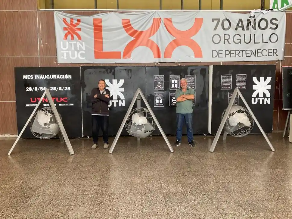 La Universidad Tecnológica Nacional conecta al mundo con una escultura