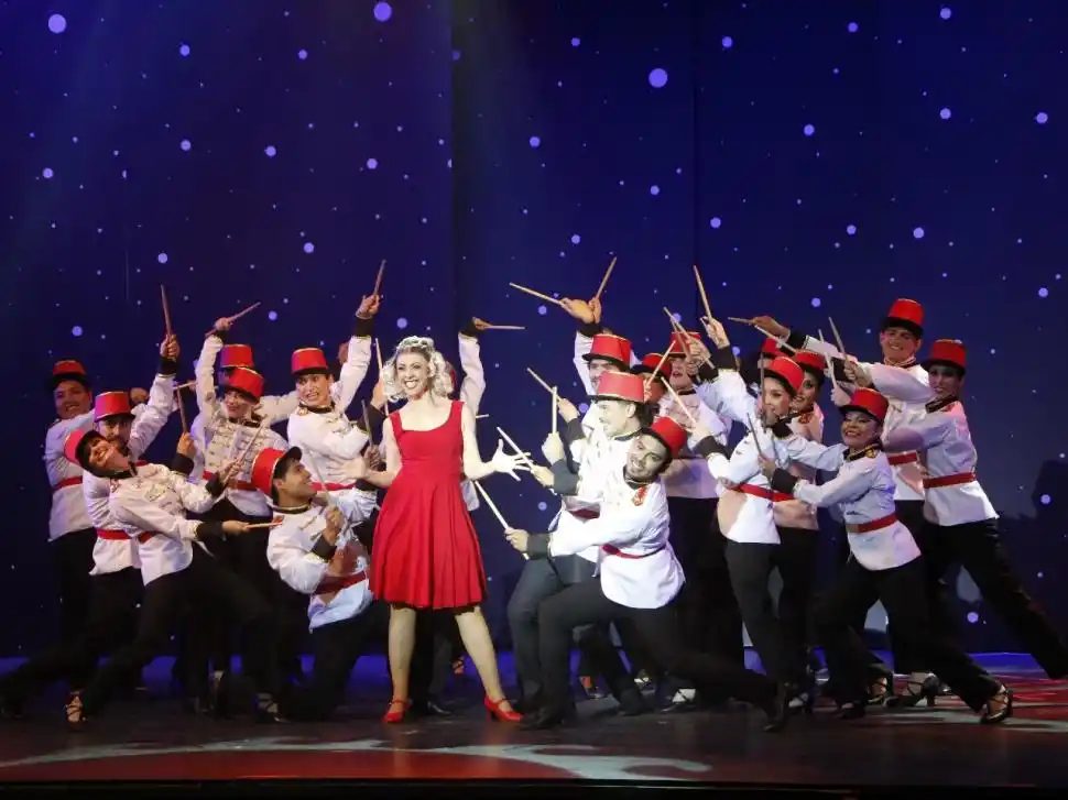 “SOY TROMPETAS”. Charity festeja que, por fin, alguien la ama.