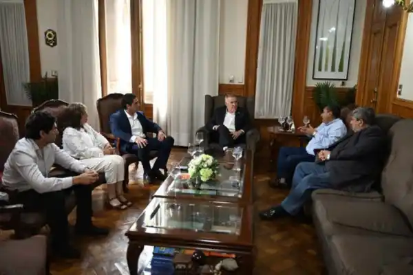 Triunfo del PJ en Alberdi: Osvaldo Jaldo felicitó a Bruno Romano, intendente electo