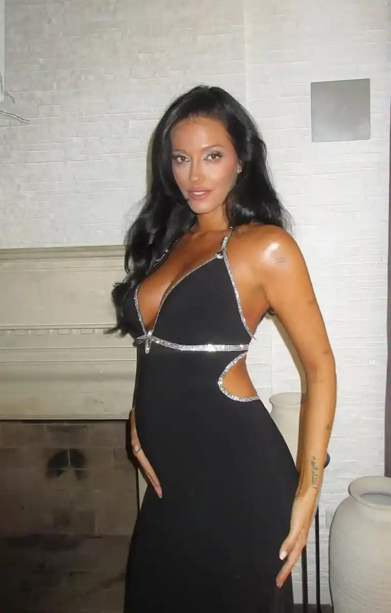 Todos hablan del look de Oriana Sabatini: el vestido que marca tendencia y es apto para embarazo