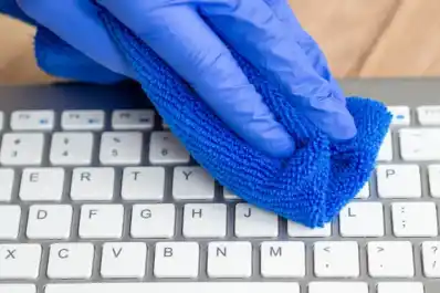 Cómo limpiar correctamente una notebook sin dañarla: guía práctica y qué productos evitar