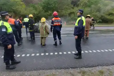 Tragedia en la ruta 9: un automovilista murió calcinado tras chocar contra un camión en El Cadillal