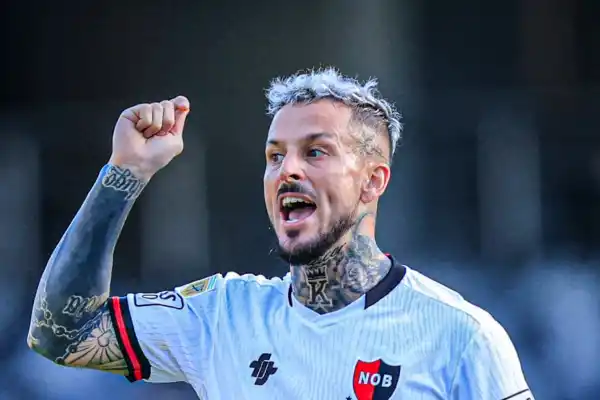 Fin de ciclo: Lucas Bernardi le bajó el pulgar y Darío Benedetto se va de Newell’s