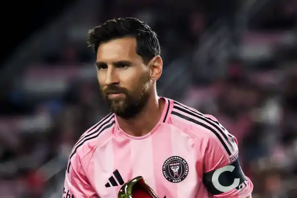 Fue votado por sus colegas: Lionel Messi es el único argentino candidato al 11 del FIFPRO