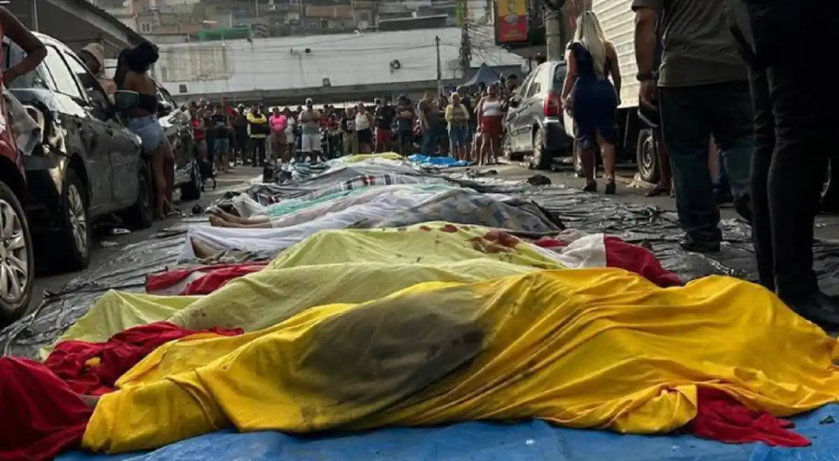 Cuerpos en las calles de Río de Janeiro (REUTERS/Ricardo Moraes)