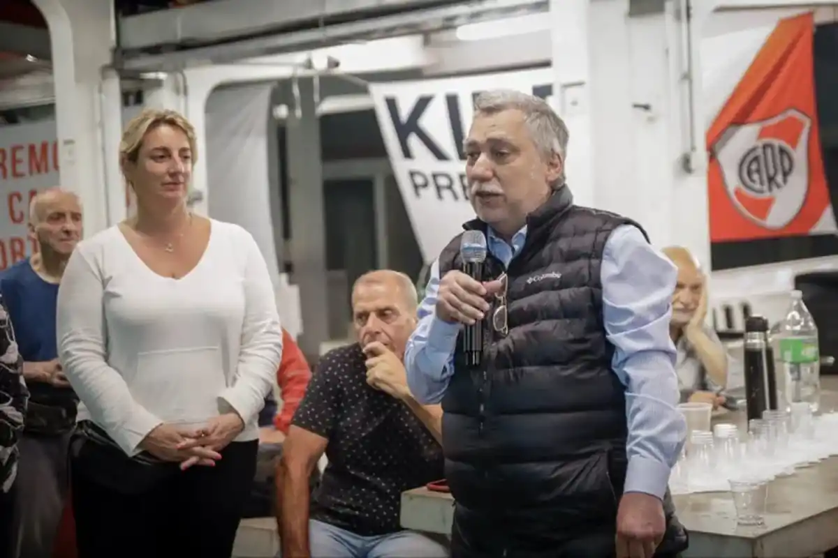 Kiper es uno de los opositores.