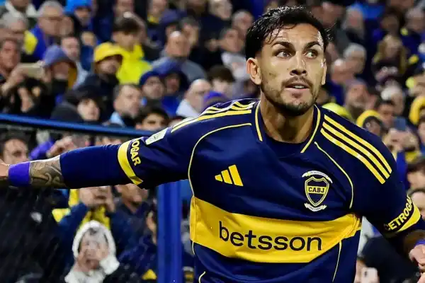 La pieza que moverá Claudio Úbeda: el elegido en Boca para ocupar el lugar de Leandro Paredes