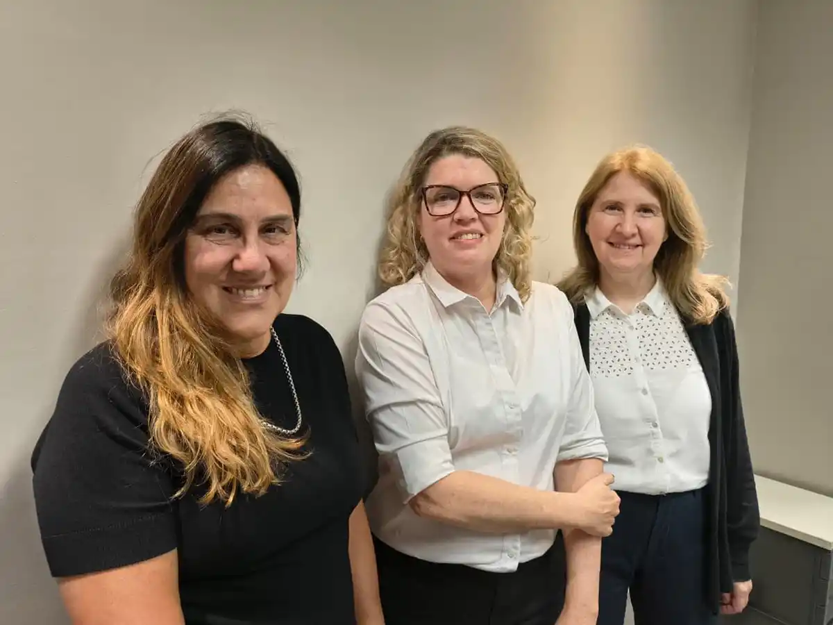 EN LA GACETA. Graciela Cappelletti, Cora Steinberg y Sandra Ziegler conversaron durante más de una hora sobre el plan que las apasiona.