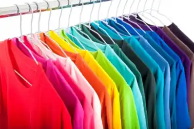 Estos son los cuatro colores que elige para vestirse la gente exitosa, según la psicología