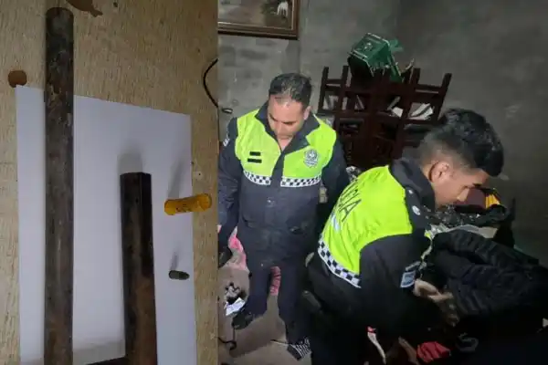 Alberdi: un hombre y una mujer fueron detenidos tras el secuestro de más de un centenar de dosis de cocaína