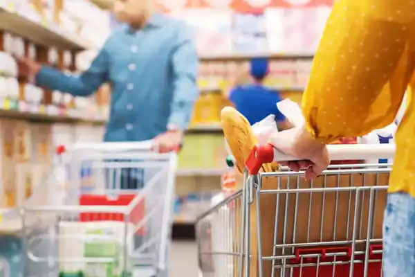 600x400_argentinos-compran-cada-vez-menos-supermercados-se-endeudan-mas-1110344-132001.webp