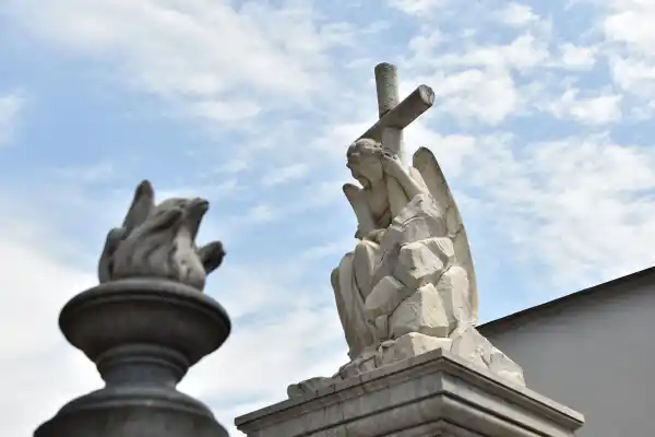 Cómo abrirán los cementerios por el Día de los Fieles Difuntos