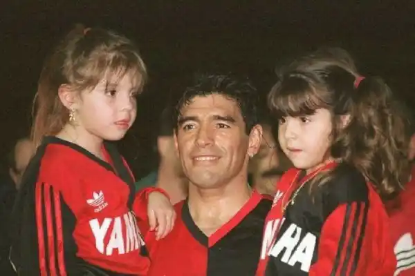 El homenaje de Dalma y Gianinna a Diego Maradona en el día en que hubiera cumplido 65 años