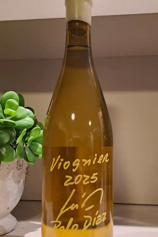MARCA REGISTRADA. La botella del viognier lleva la firma de 