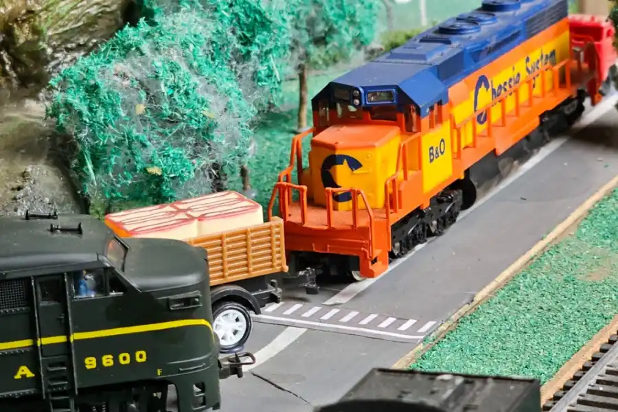 LAS LOCOMOTORAS. El Chessie System fue una compañía de ferrocarriles que operó entre 1973 y 1987. Su logo representaba un gatito dormido. La 