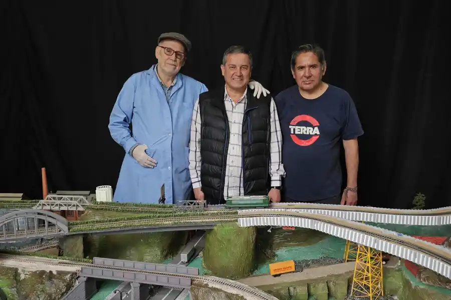 Un taficeño hizo rodar otra vez los trenes: la maqueta que emociona en Tafí Viejo