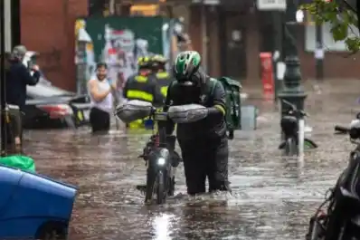 Lluvias récord y tragedia en Nueva York: dos personas murieron ahogadas