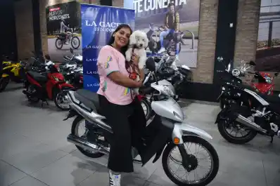 Sorteo aniversario de LA GACETA: Luciana Casales Moyano celebró su cumpleaños ganando una moto