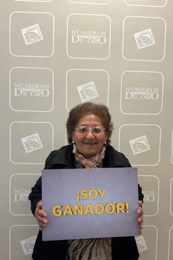 FELICIDAD. Elba compartirá el premio con su numerosa familia.