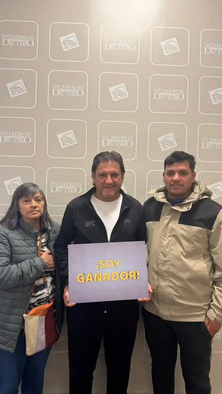 DESDE TRANCAS. Francisco usará el premio en su escuela de fútbol