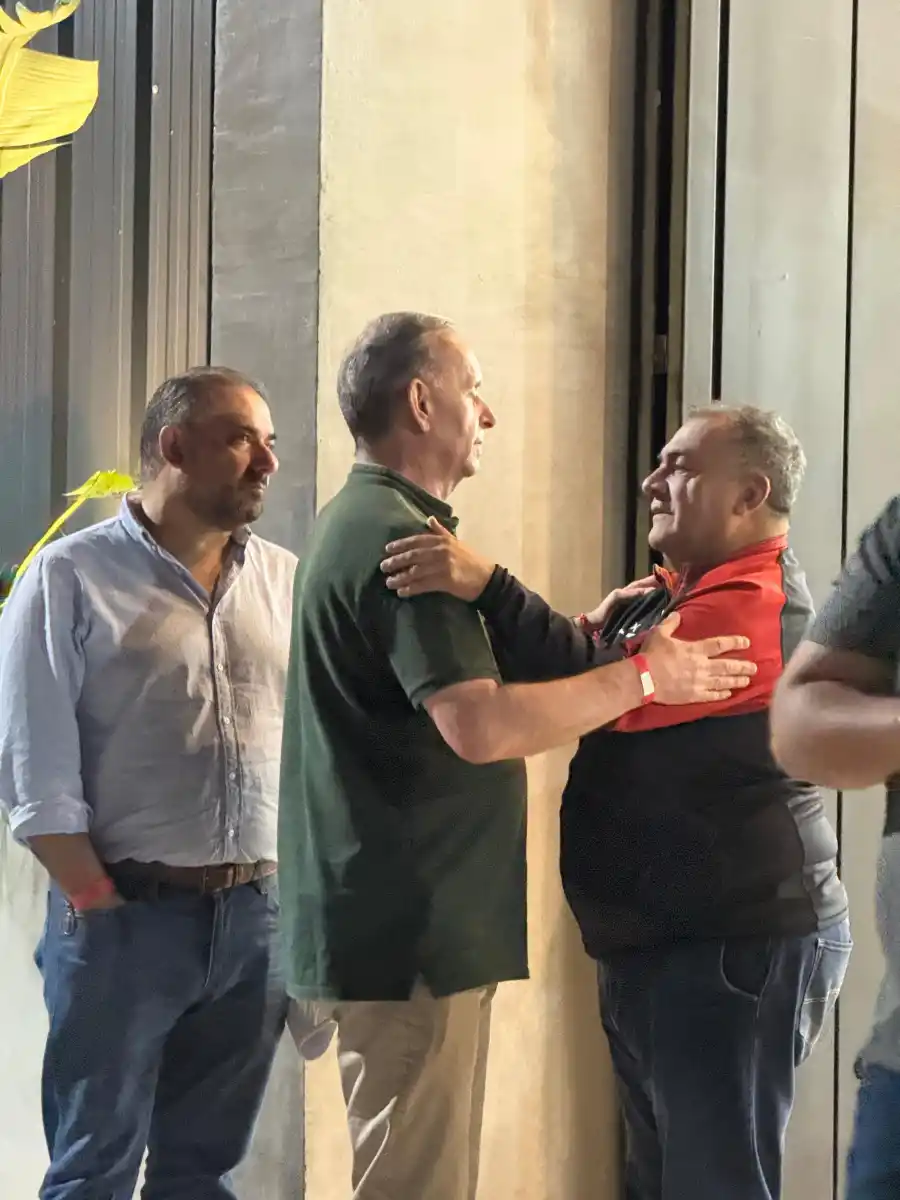 SALUDO. Oscar Mirkin dijo presente y participó activamente de la Asamblea.