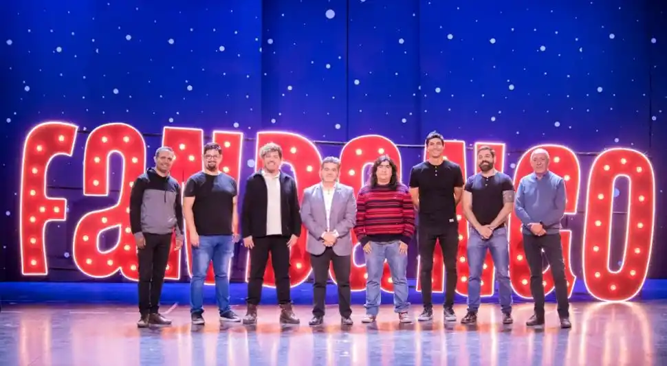 LA COPRODUCCIÓN. Diego Rojas (diseño de sonido), Héctor Lizana (Banda Sinfónica), Jorge Barnichea (presidente de Fundae, director de comunicación), Humberto Salazar (presidente del Ente Cultural de Tucumán), Gonzalo Reynaga (director de Música y Danza del Ente), Ricardo Rojas (dirección de luces), Juan Logusso (productor ejecutivo y diseño de escenografía) y Salvador Díaz (director del teatro San Martín).